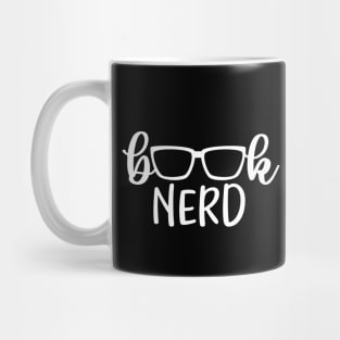 Book nerd saying with eye glass design Mug